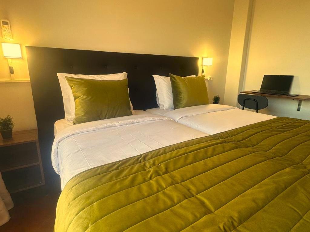 Lisabonna Guest House Amadora Buitenkant foto